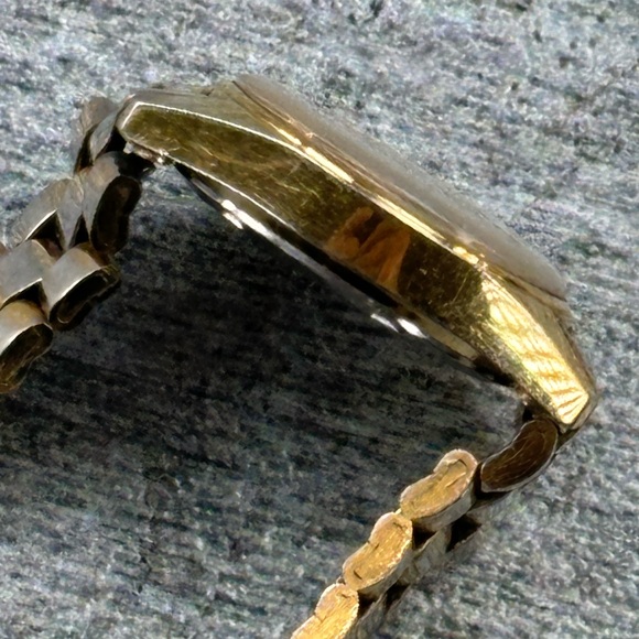 VTG Caravelle Bulova Quartz 48J2O Swiss 1 Jewel Gold Ladies Wrist Watch C 865018 - Picture 7 of 16